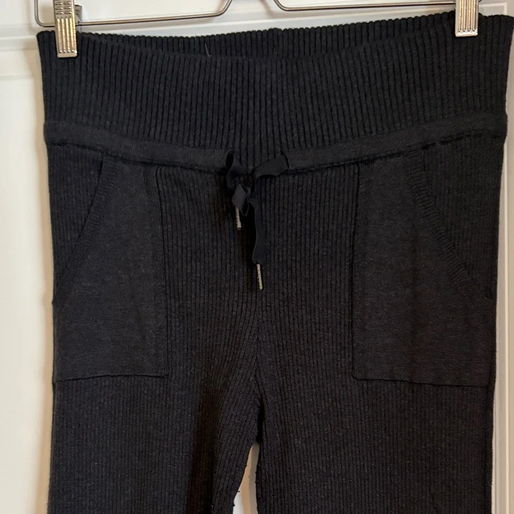 lululemon athletica Black knit sweat pants, tie waist, front pockets - Picture 2 of 3